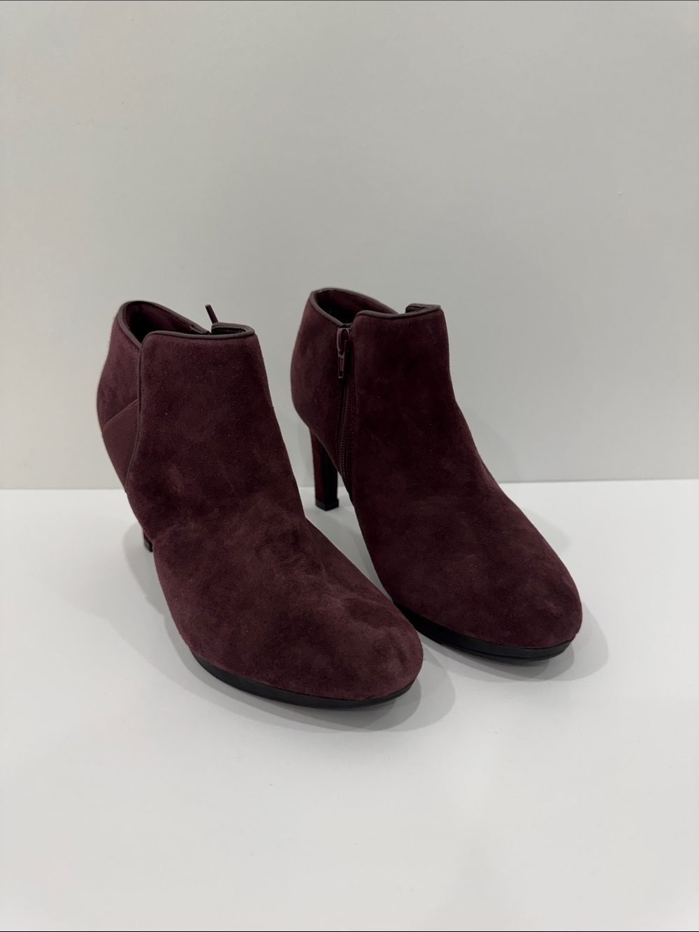 Clarks Collection Burgundy Suede Ankle Booties Size 7